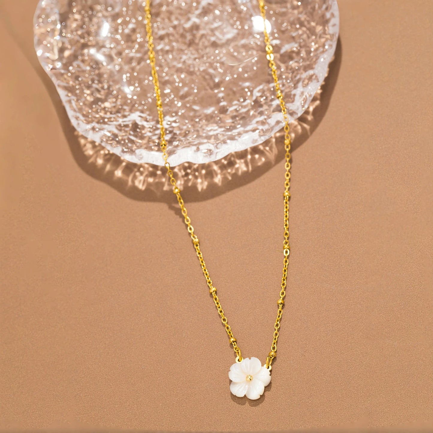 Luna | Delicate Flower Pendant | Timeless Elegance | Fine Metal